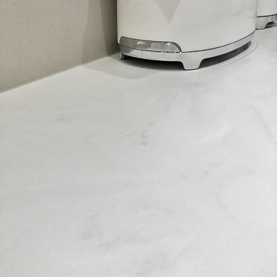 영롱한 오로라 블랑