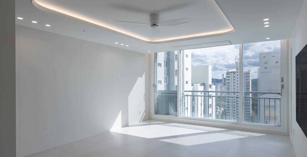 LX Z:IN 창호 뷰프레임과 무몰딩, 무걸레받이를 적용해 미니멀한 무드 완성