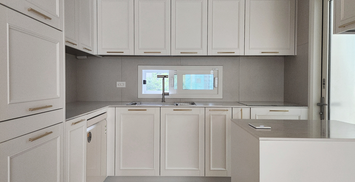 창호와 터닝도어를 LX Z:IN 창호 뷰프레임으로 교체 시공해 단열 문제 개선