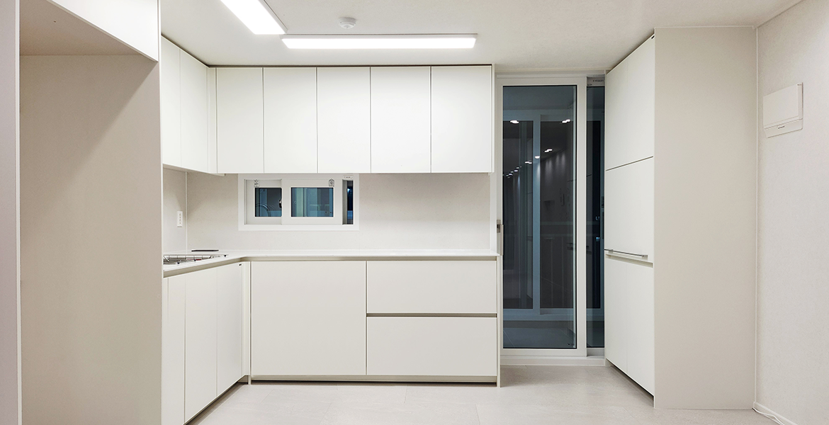 슬림한 디자인의 LX Z:IN 창호 뷰프레임을 설치해 탁 트인 개방감 완성