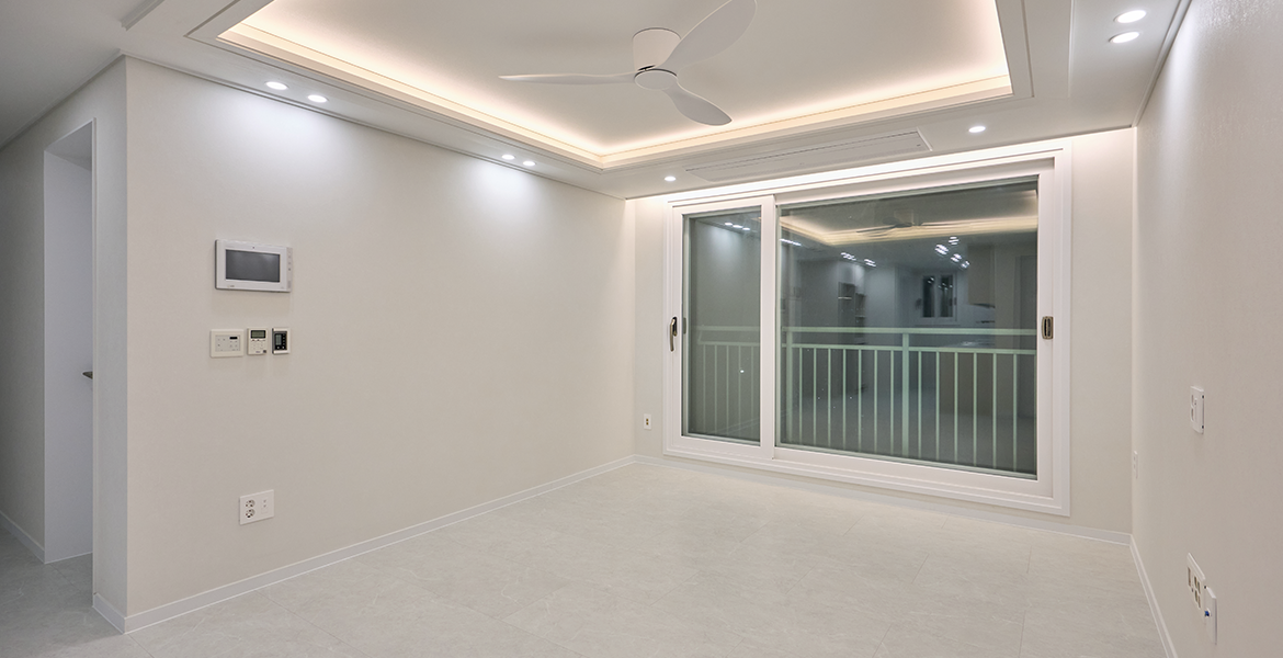 LX Z:IN 실크벽지 베스트(베스띠)와 바닥재 에디톤 스톤을 매치해 화사한 분위기 연출