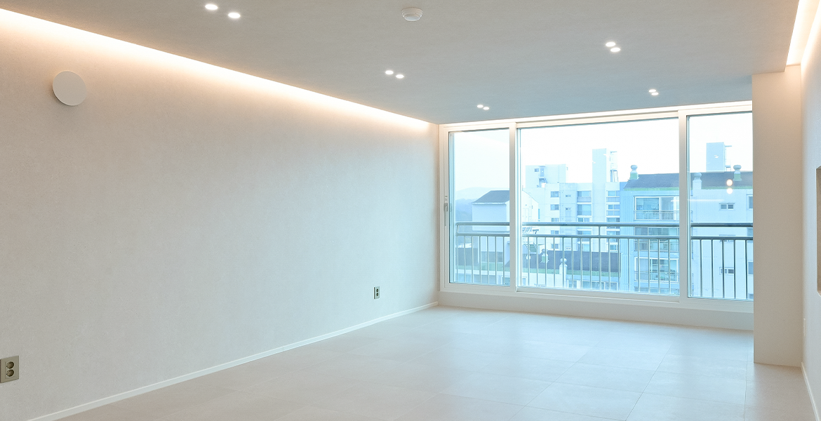 대형 스퀘어 디자인의 LX Z:IN 바닥재 에디톤 스톤을 적용해 모던한 분위기 완성