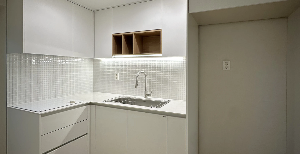 회벽 질감의 LX Z:IN 벽지 디아망으로 고급스러운 분위기 연출