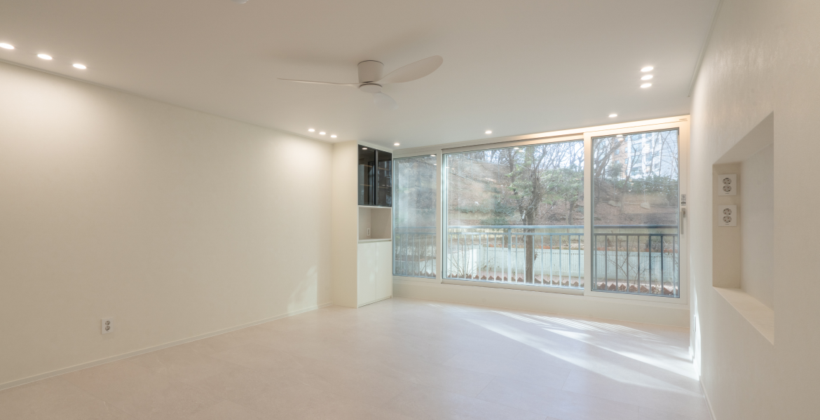 LX Z:IN 벽지 디아망과 바닥재 에디톤 스톤을 매치해 모던한 무드 연출