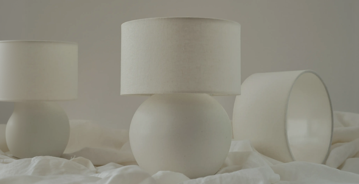 올해의 컬러와 어울리는 소품으로 집 꾸미기