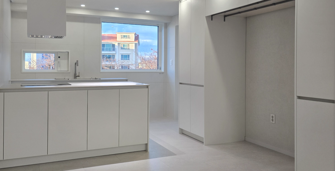 LX Z:IN 키친 셀렉션 1 데일리를 상부장 없이 시공해 개방감 극대화  