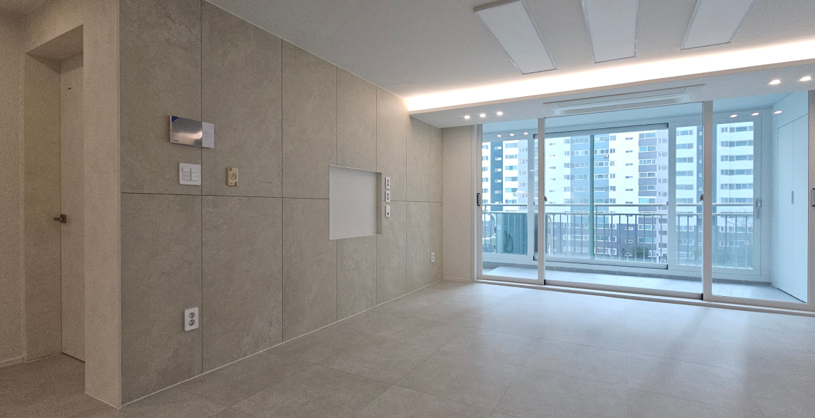 그레이톤의 LX Z:IN 바닥재 시트 프리미엄 3.2(지아사랑애)로 모던한 공간 연출